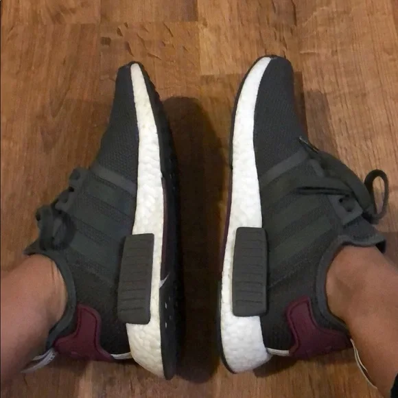 Adidas NMD R1 women’s sz 5 grey/maroon - Picture 4 of 8